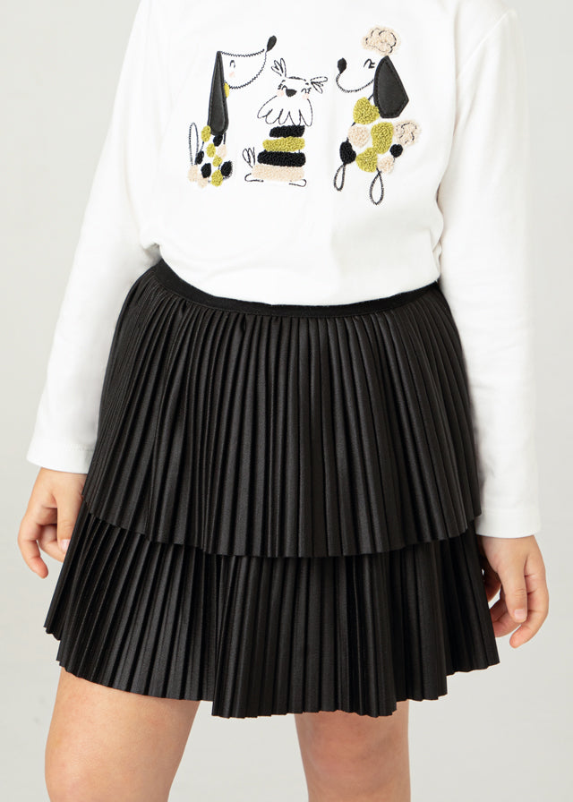 Black pleated skirt