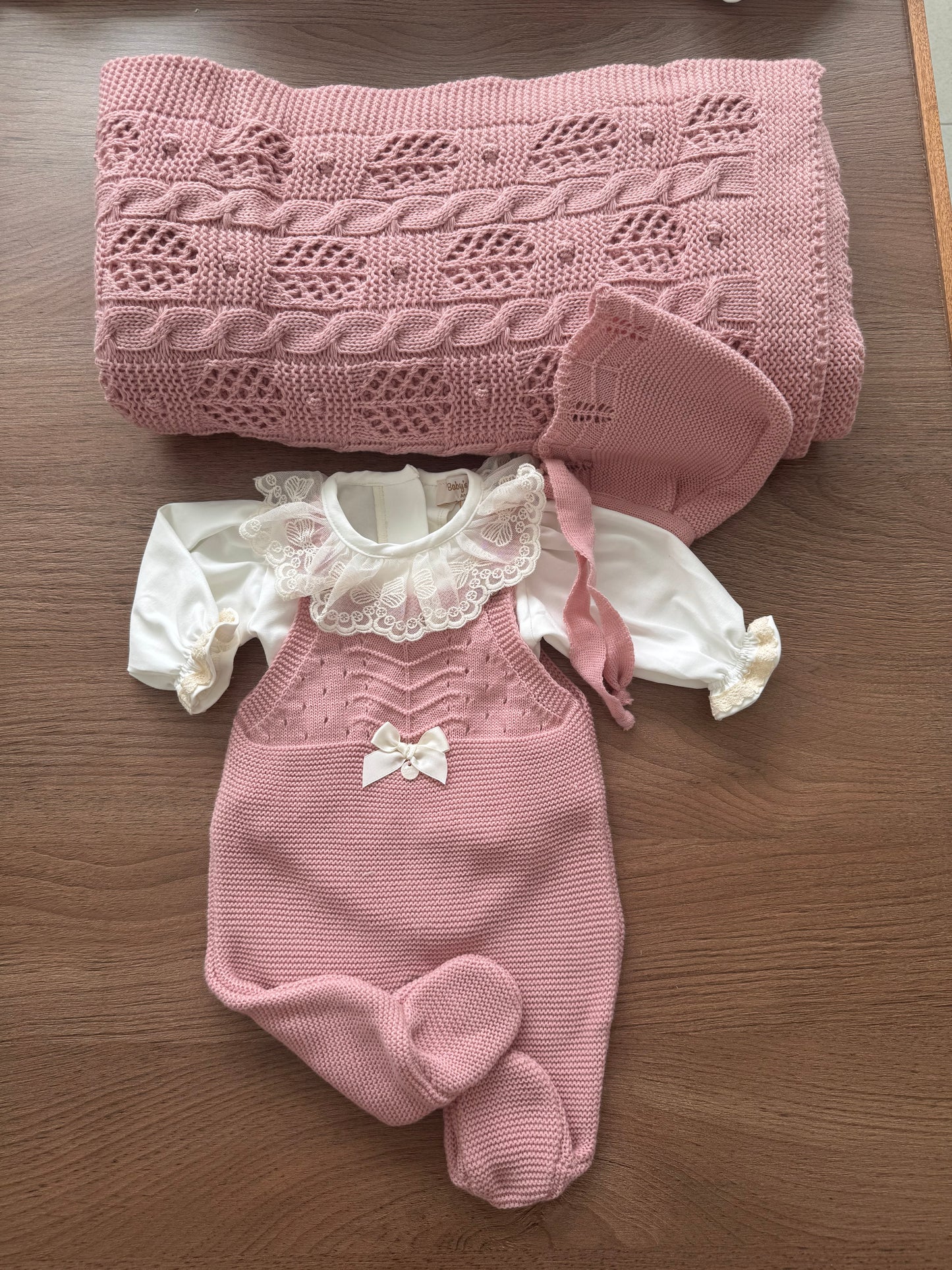 Luane Old pink blanket