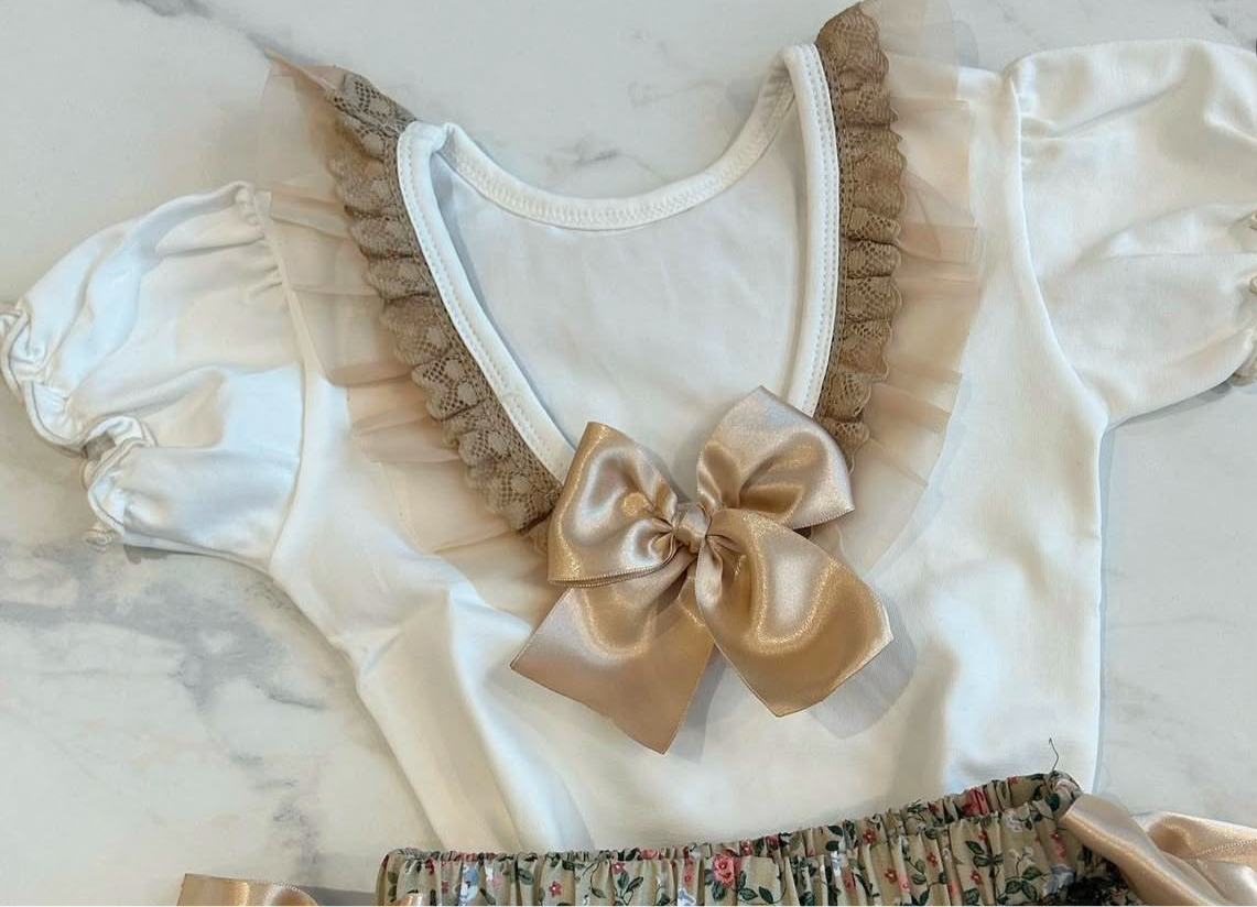 Beige bow top