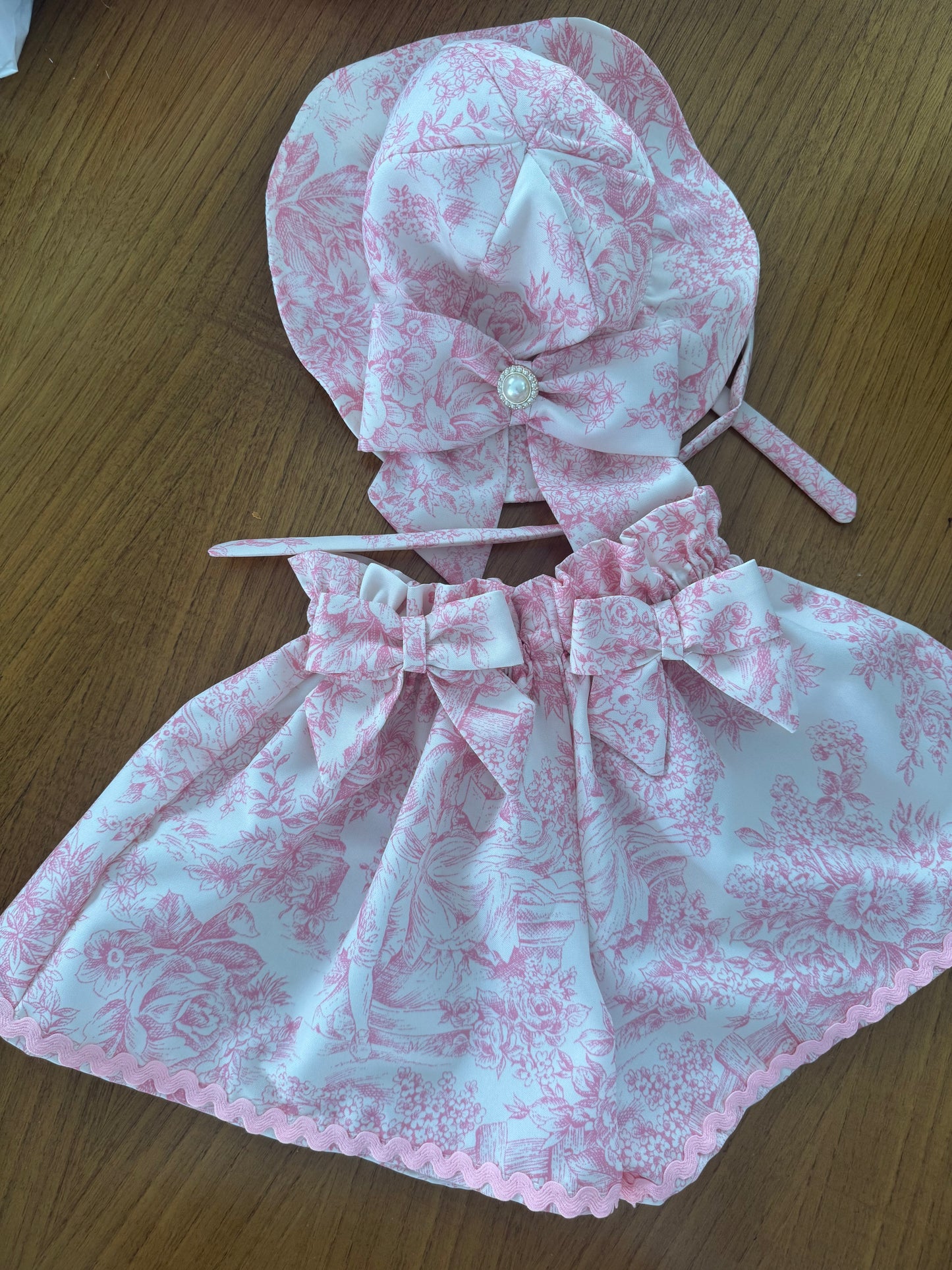 La vie en rose HAT- PRE ORDER