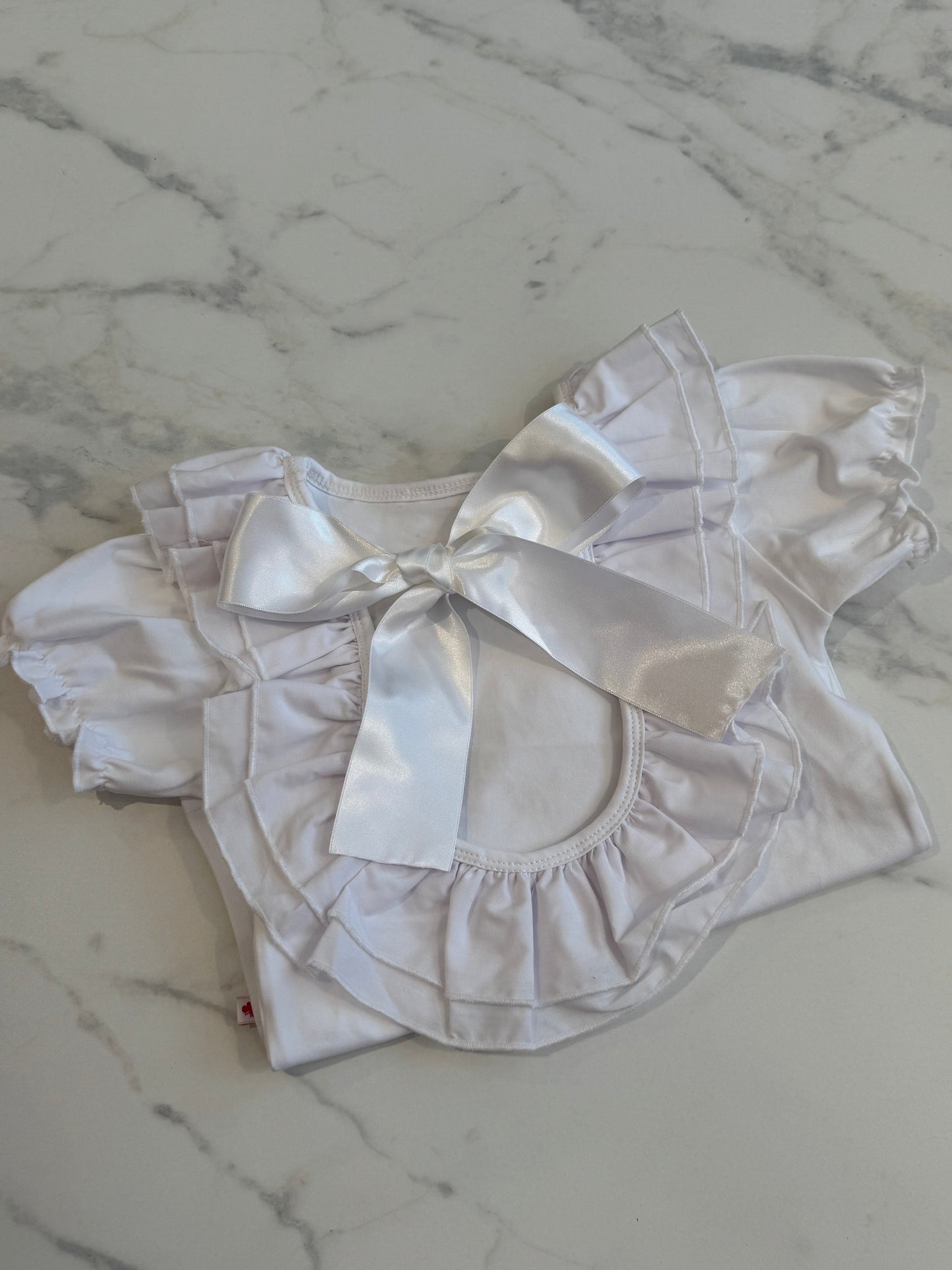 White lint top