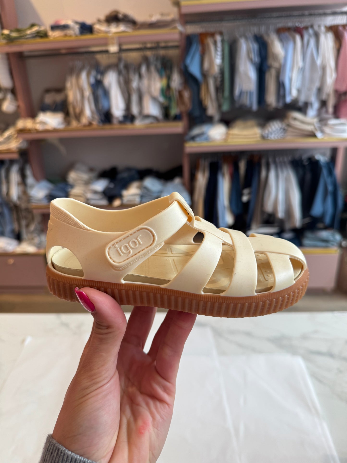 Creme Igor sandals