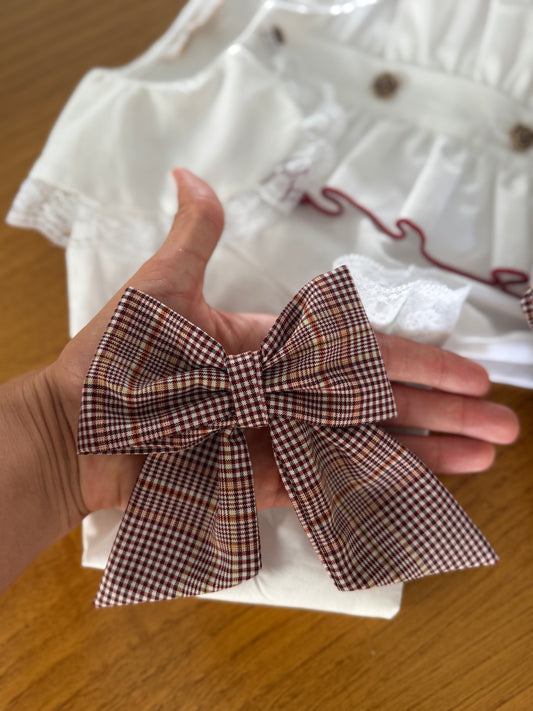 Annabelle hairbow