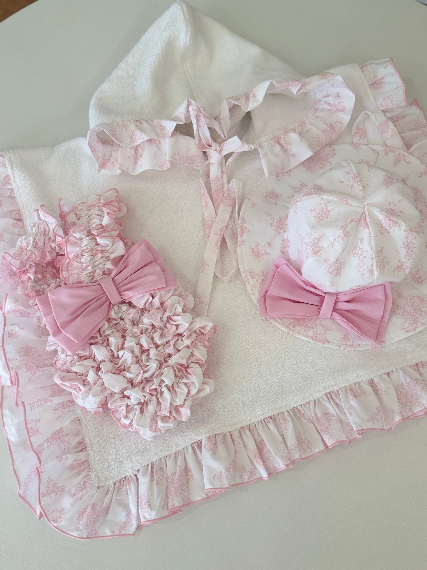 Toile de jouy Pink poncho - PRE ORDER ( begin januari )