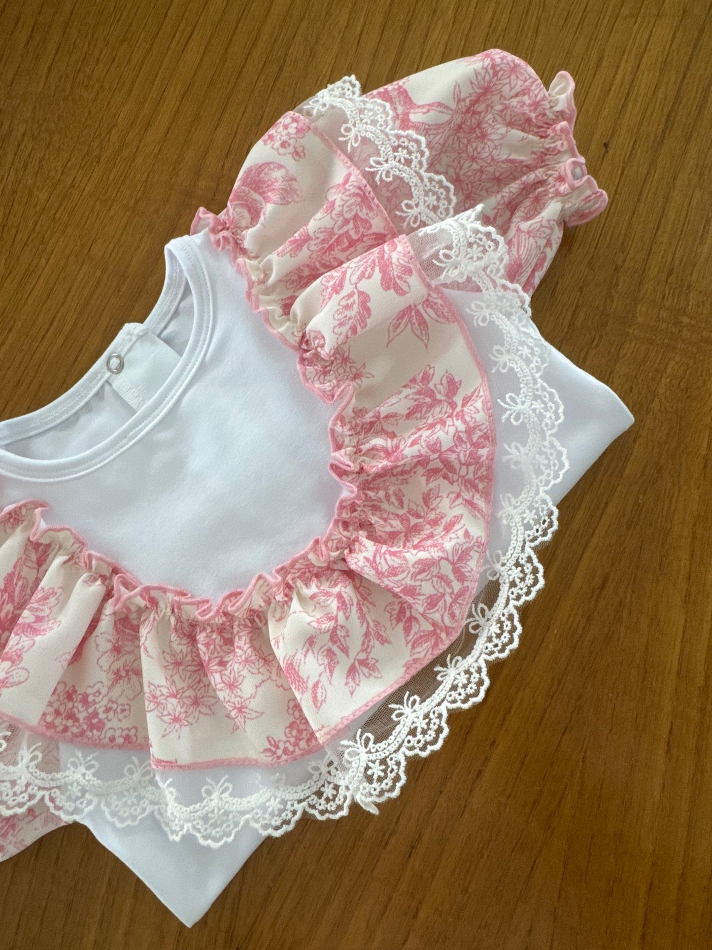 La vie en Rose t-shirt - PRE ORDER