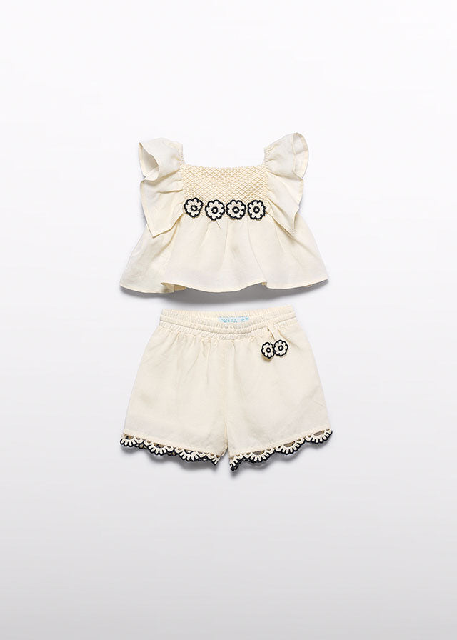 5271- Cream bermuda set aplique