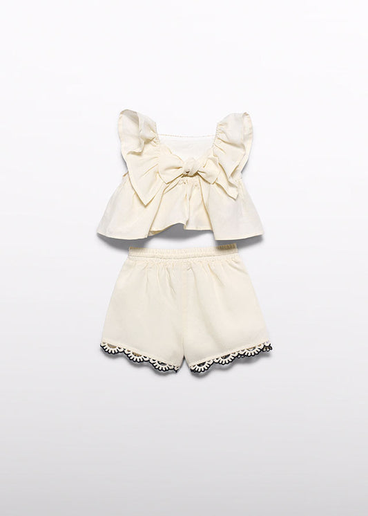 5271- Cream bermuda set aplique