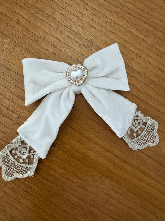Cleo ivory hairbow