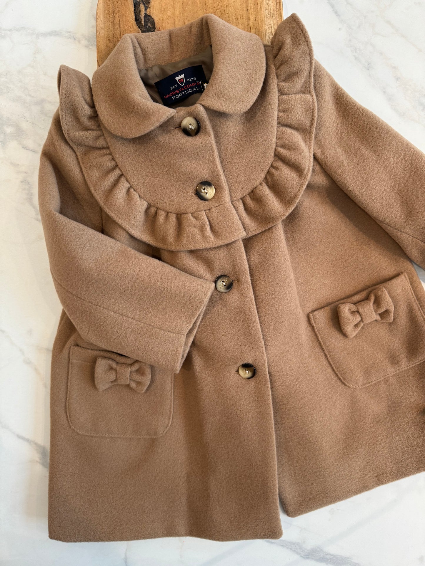 Camel coat bow