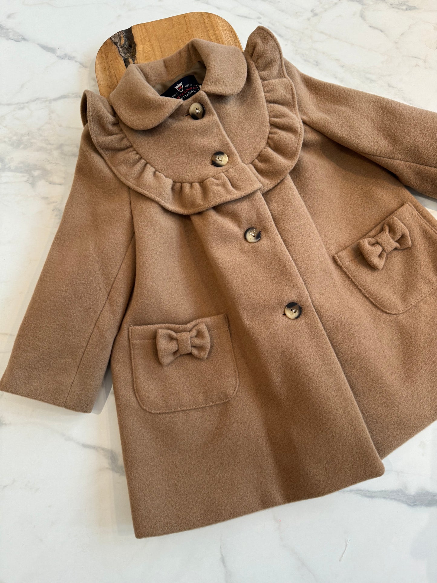 Camel coat bow