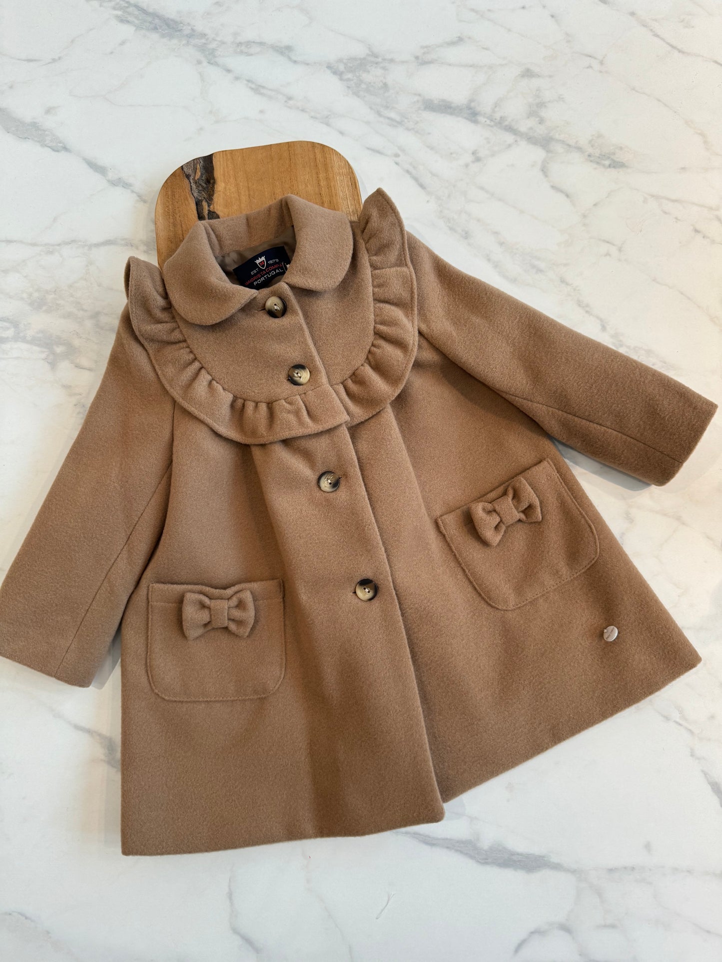 Camel coat bow