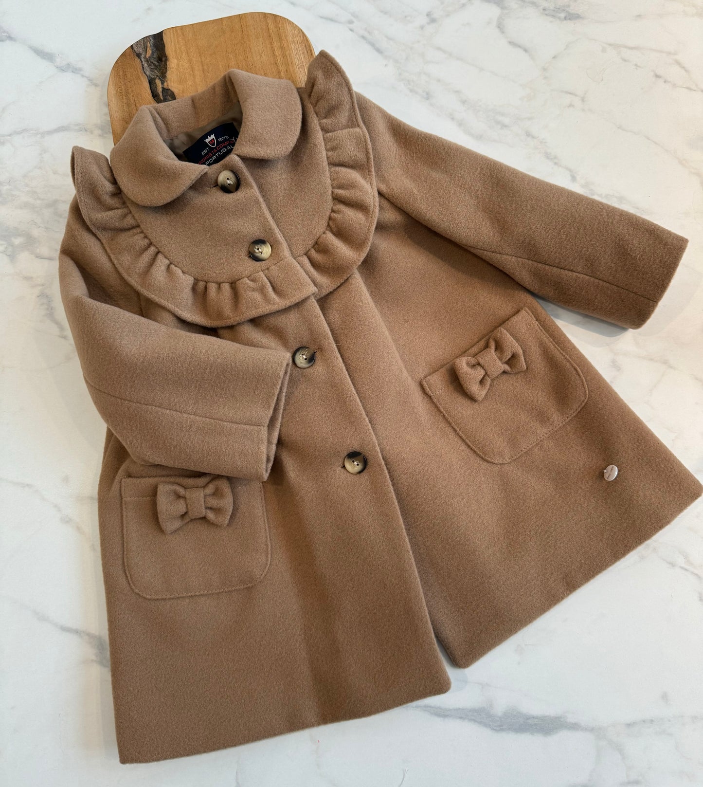 Camel coat bow